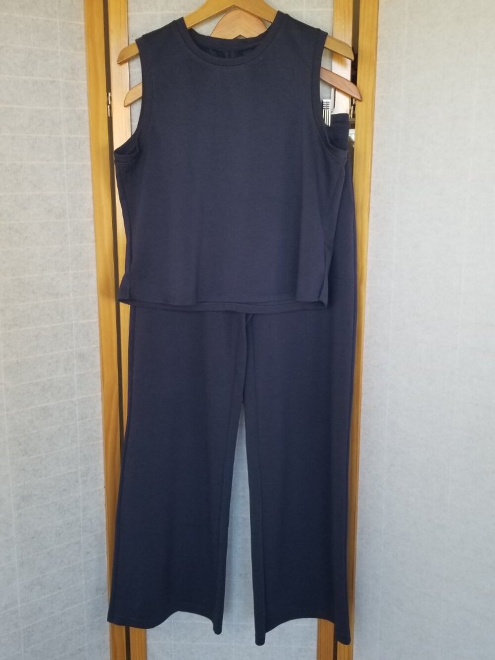 Navy Blue Lounge Set Poly Fleece Medium EUC Sleeveless Top Wide Leg Pants